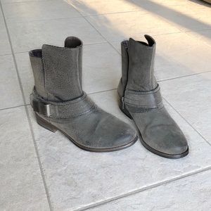 Rustic Gray Crown Vintage Booties
